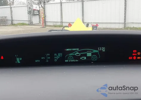 2011 Toyota Prius Two z USA, uszkodzony, nr VIN JTDKN3DU0B5322037